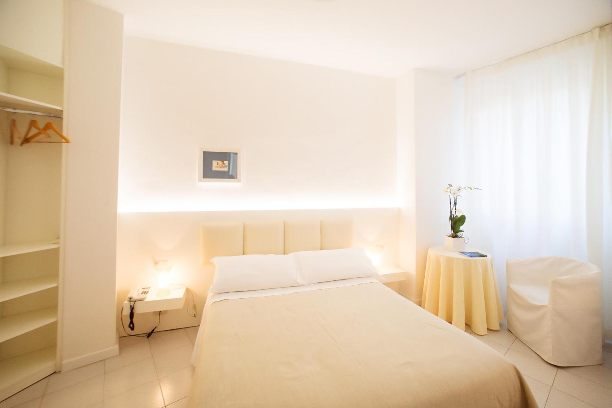 Hotel Rosmarina มารีนาดีกรอซเซโต ภายนอก รูปภาพ